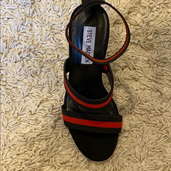 STEVE MADDEN HEELS - Picture 3 of 5
